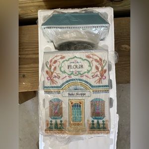 Lenox village flour canister new in box